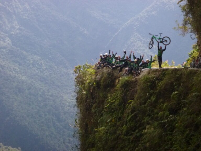 Yungas, road death bycicle