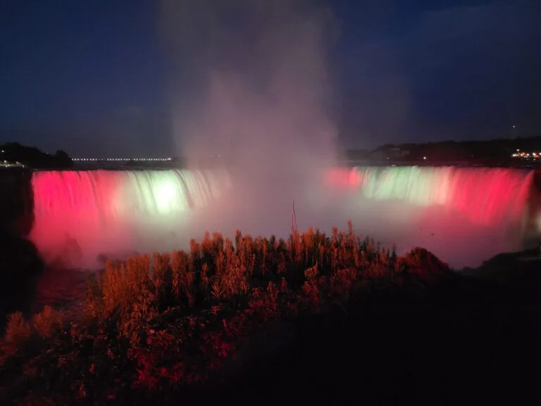 niagara night